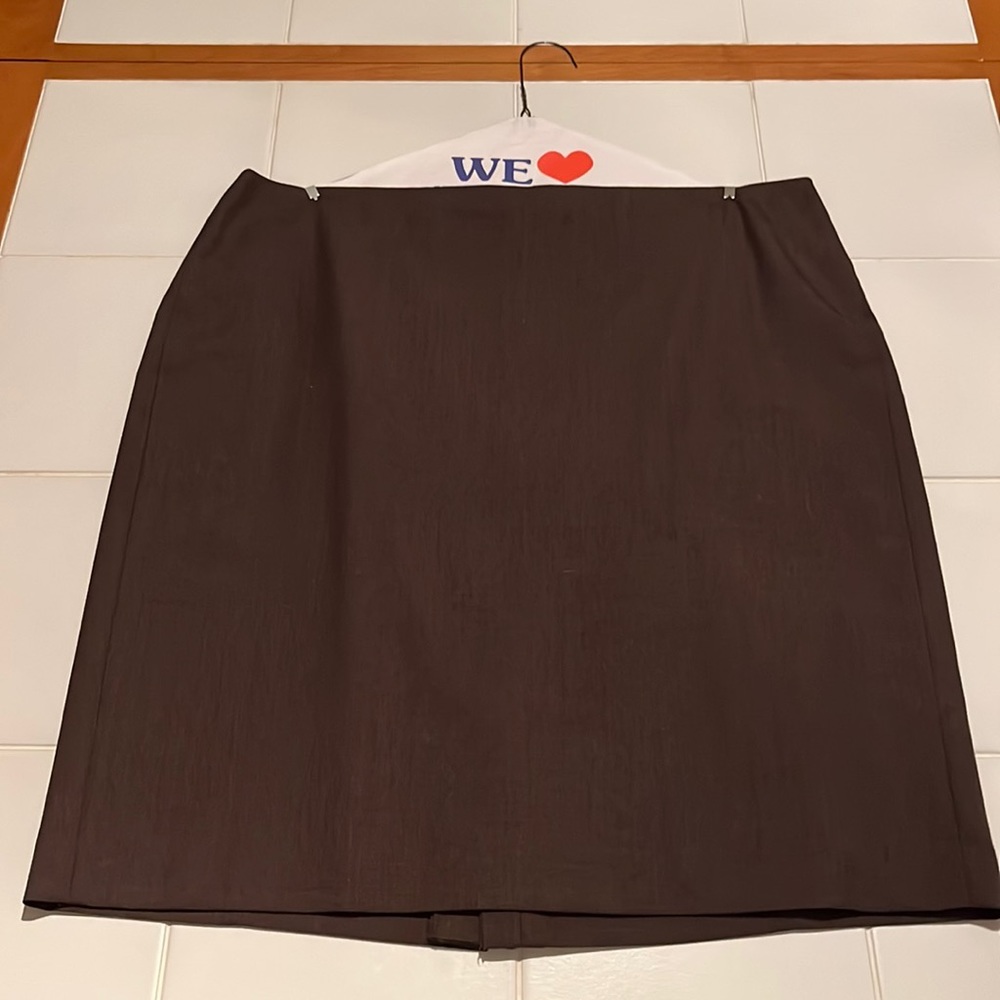 Ann Taylor knee length skirt